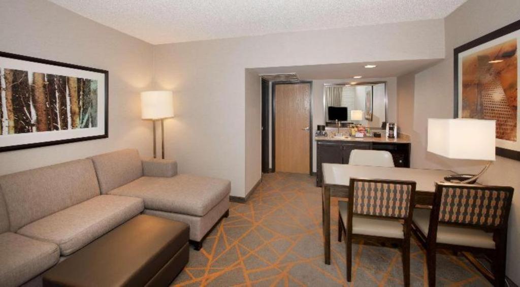 Embassy Suites By Hilton Denver Tech Center North Екстериор снимка